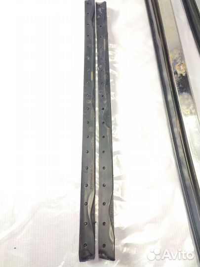 Молдинг ветрового стекла Nissan Almera N16