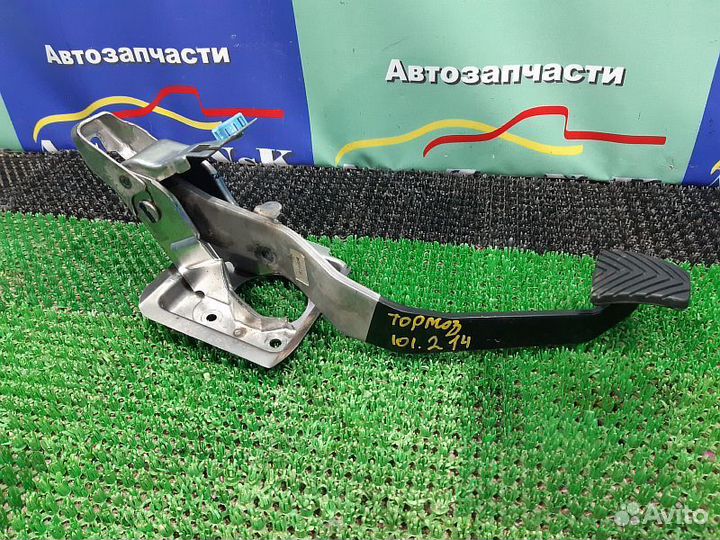 Педаль тормоза Mitsubishi Pajero Sport