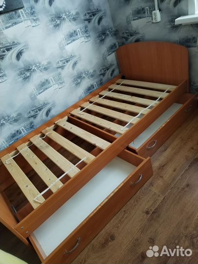 Кровать односпальная с ящиками бу