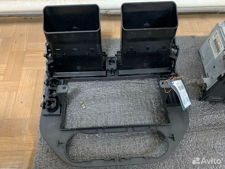 Рамка магнитолы Ford C-Max 2003-2010 минивэн 2