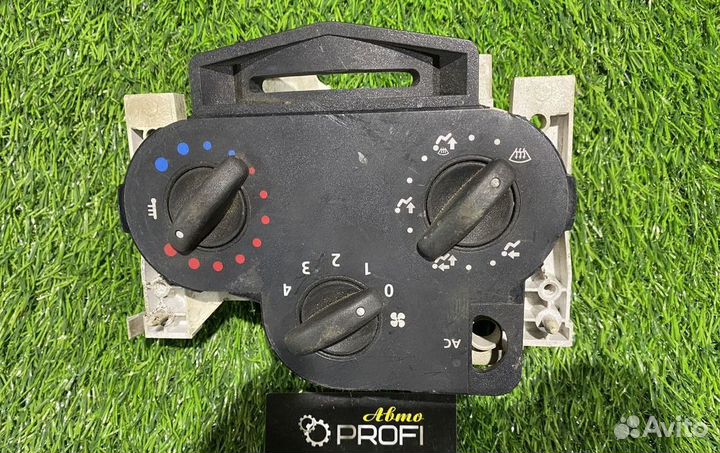 Блок управления отопителем Renault Logan