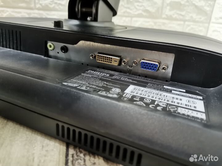 Монитор Philips 21.5