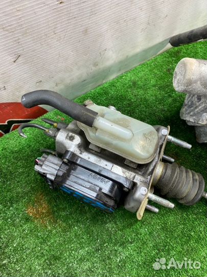 Главный тормозной цилиндр Honda Vezel RU4 LEB 2015