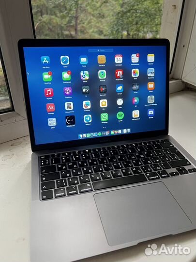 Macbook Air 13 (2020, i5, 512гб, 8гб озу)