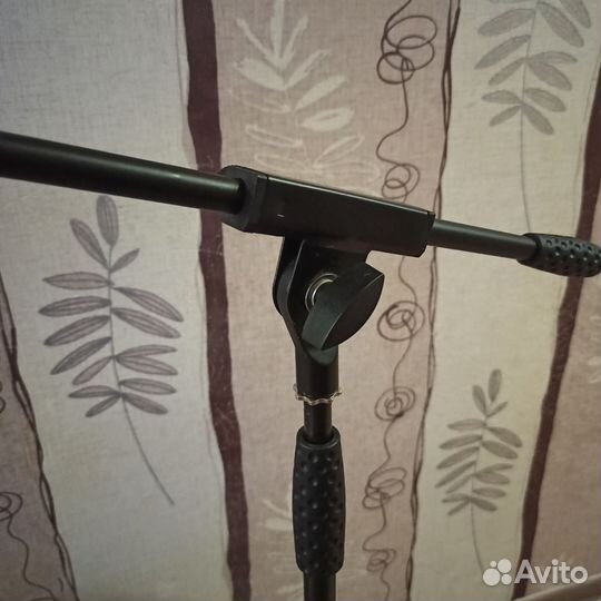 Стойка для микрофона напольная