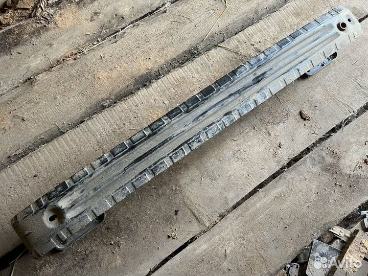 Усилитель заднего бампера Ford Focus 3