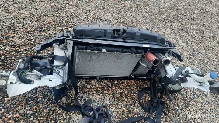 Передняя панель радиаторов Пежо 308 рест