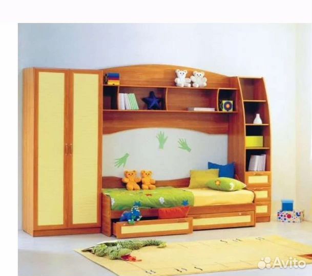 Комплект детской мебели в спальню