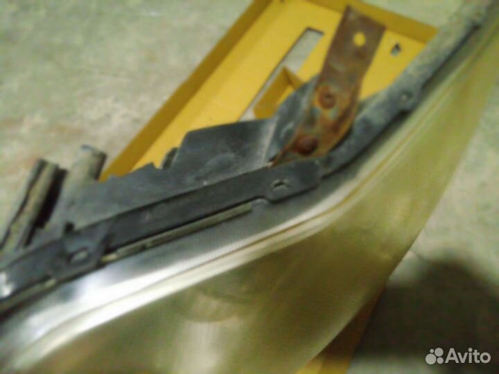 Фары на toyota auris