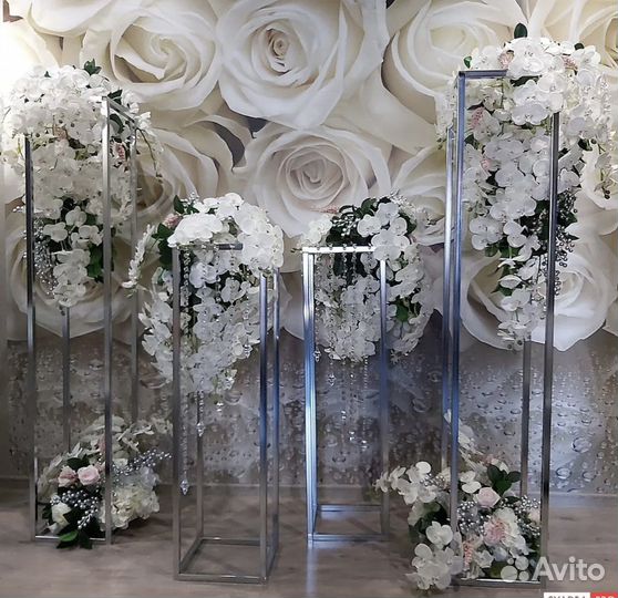 Металические стойки для оформления