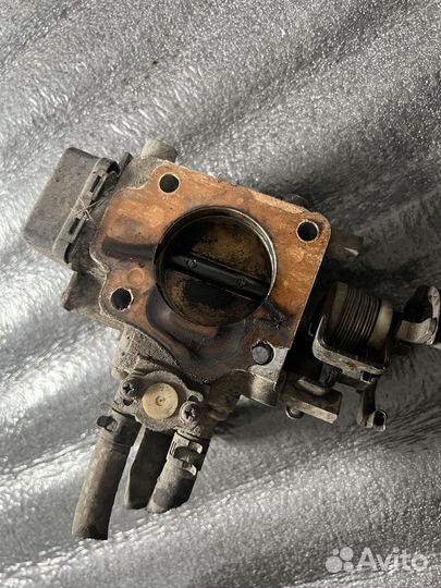 Дроссельная заслонка Toyota Vista SV30 4S