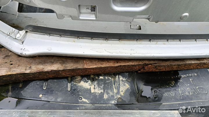 Бампер оригинальный с гранты фл 2024 года