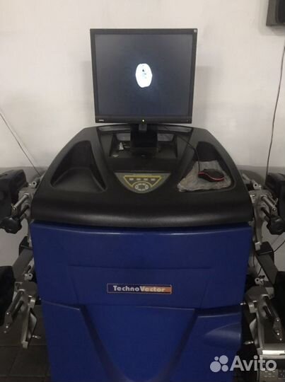 Развал схождение на стенде