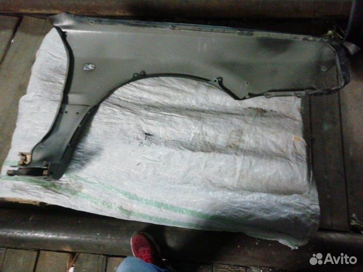 Крыло переднее левое Mitsubishi Diamante