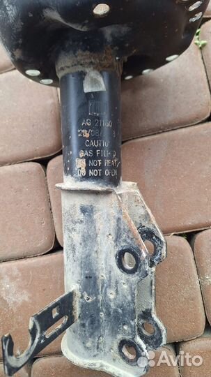 Амортизатор передний