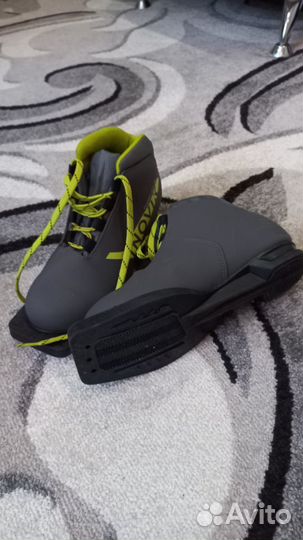 Лыжные ботинки