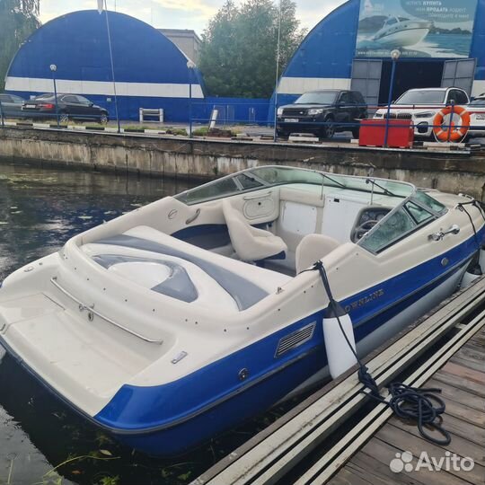 Моторный катер Crownline 225 CCR