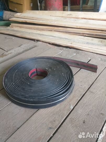 Молдинг самоклеющийся