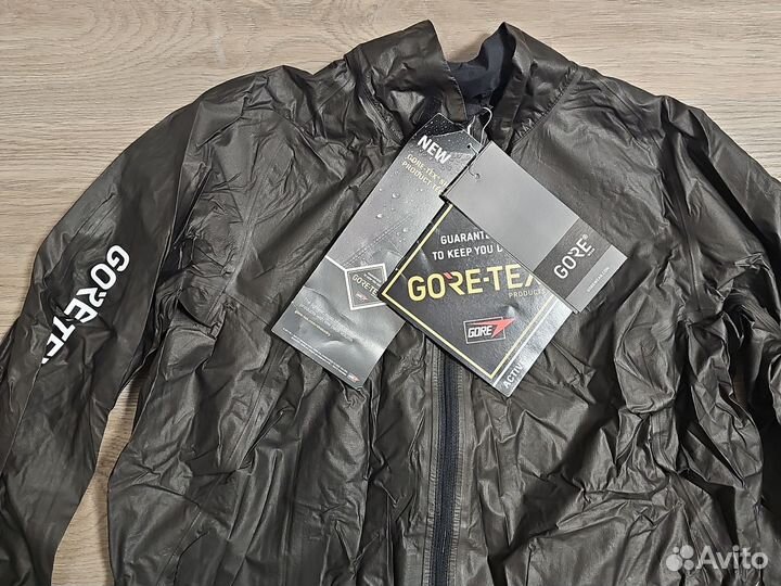 Gore C5 Shakedry 1985 jacket и Castelli Nano flex