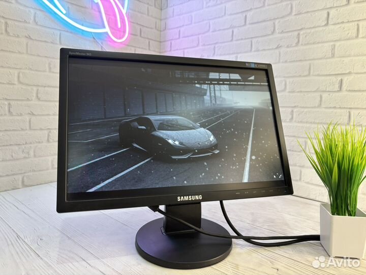 Монитор Samsung SyncMaster 943