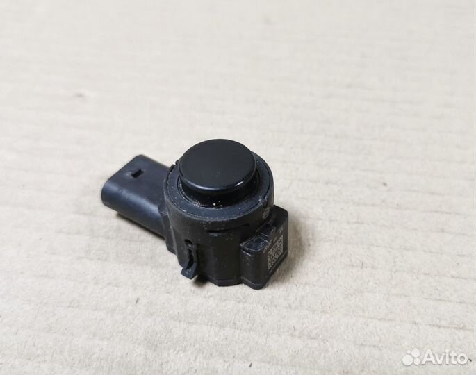 Датчик парктроника на Mercedes W213 2239054000