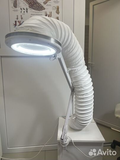 Вытяжка для маникюра и педикюра Торнадель