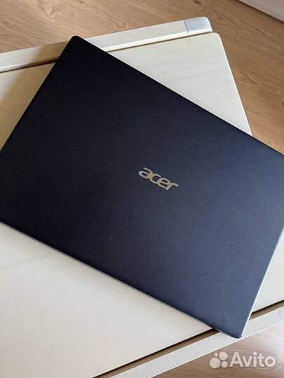 Acer aspire one