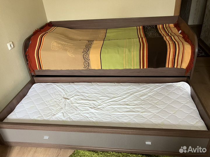 Двухъярусная кровать выдвижная 