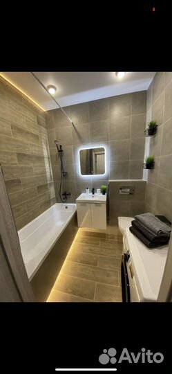 Укладка кафельной плитки и кварцвенила