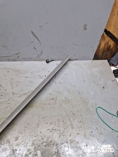 Молдинг передний левый mitsubishi galant 7