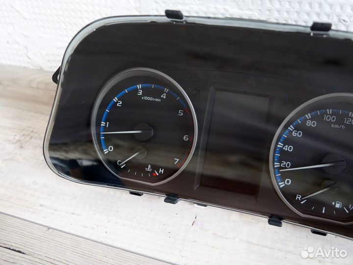 Щиток приборов 