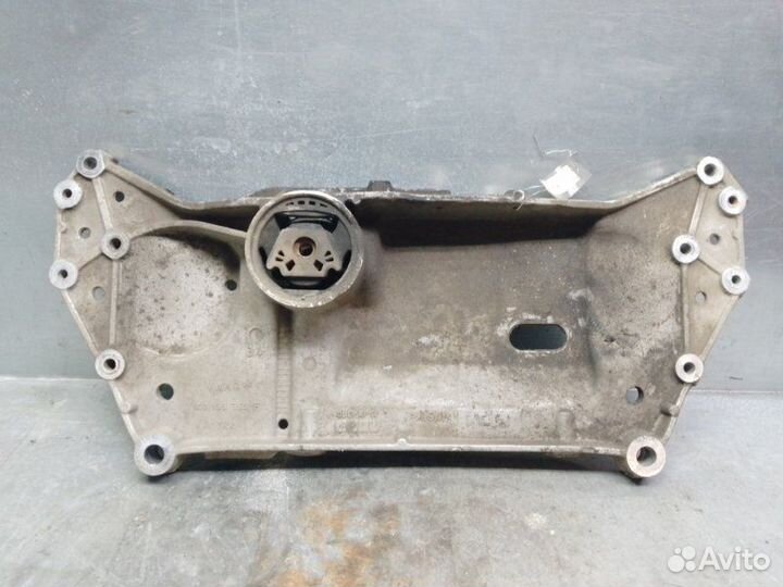 Балка передняя подрамник Volkswagen Golf Vi