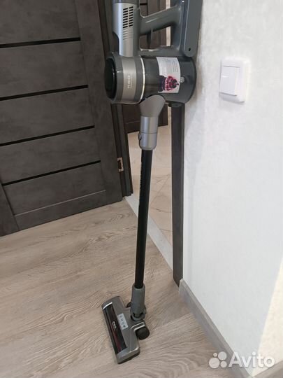 Вертикальный беспроводной пылесос