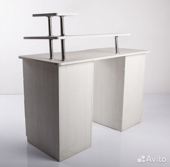 Стол маникюрный 