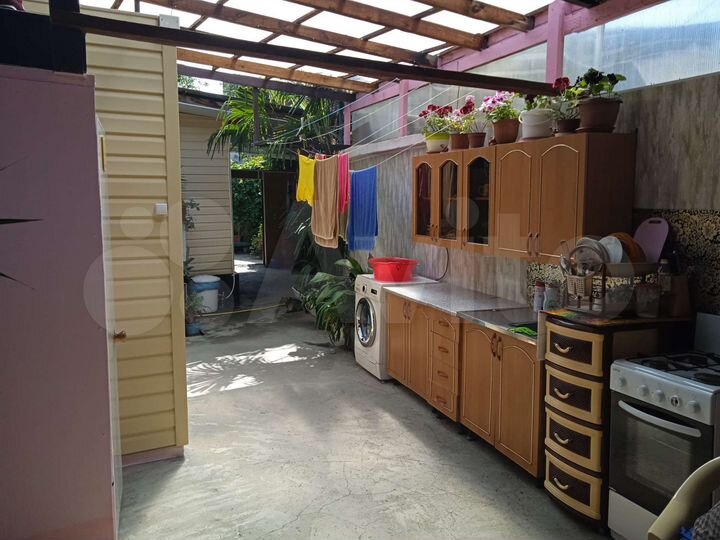 Комната 11 м² в 5-к., 1/1 эт.