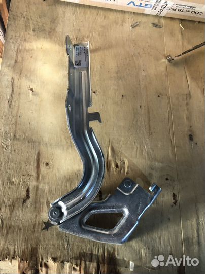 Петля капота левая Geely atlas pro