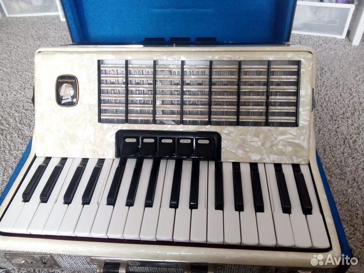 Аккордеон Weltmeister stella