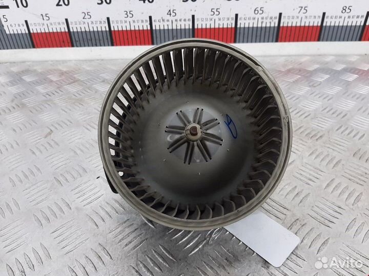 Моторчик печки Mitsubishi Carisma рест. 2003