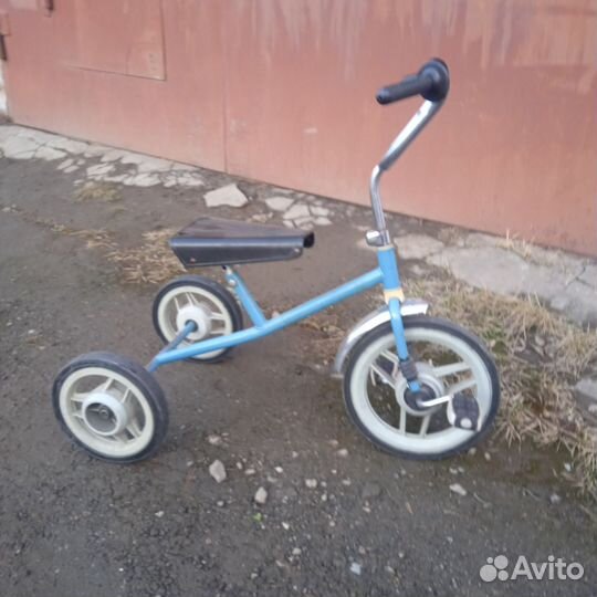 Детский трехколесный велосипед бу