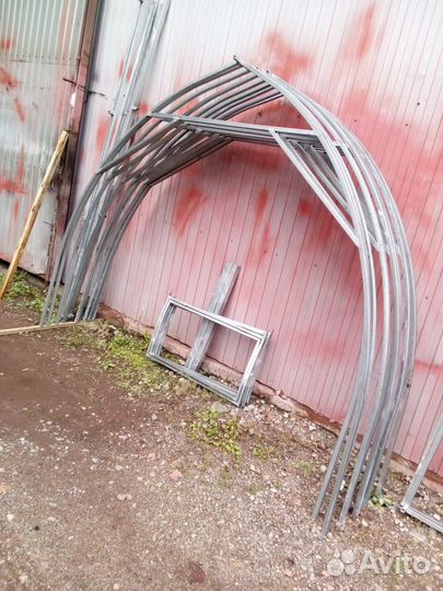 Теплицы с поликарбонатом и чехлом