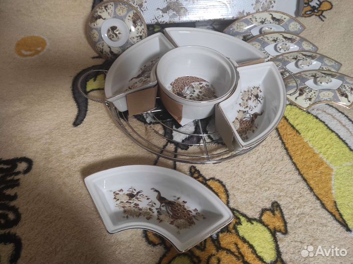 Крутящаяся конфетница,менажница