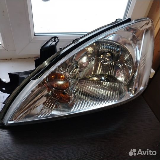 Фара mitsubishi lancer 9