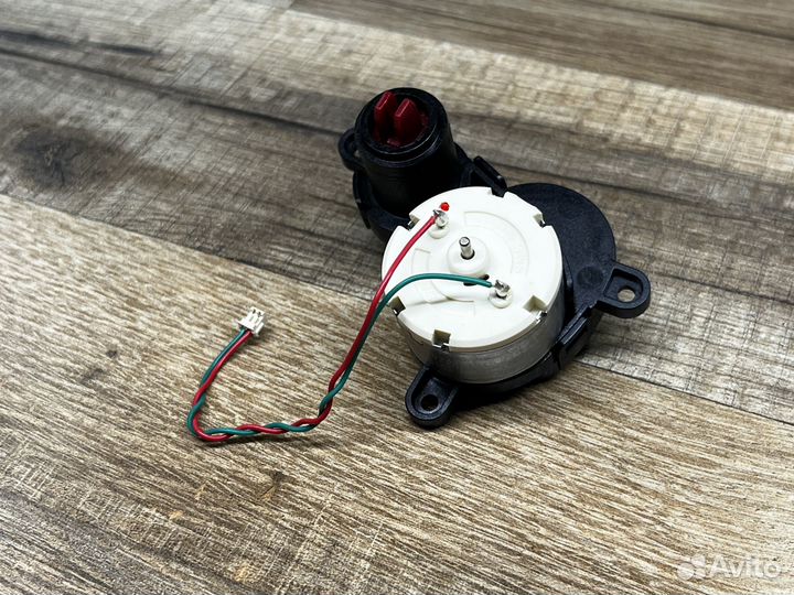 Мотор боковой щетки (R) Deebot Ozmo 900 (DN5G)