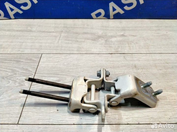 Петля двери задняя левая Toyota Mark Ii JZX100