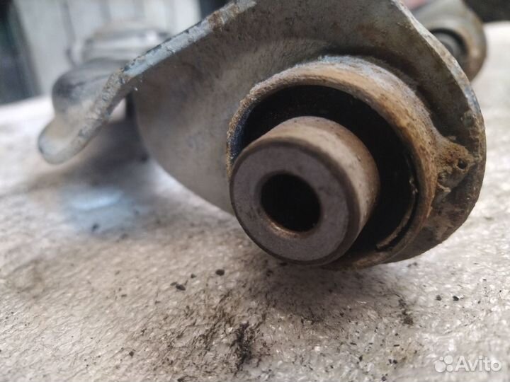 Рычаг подвески передний правый Honda Accord CH6