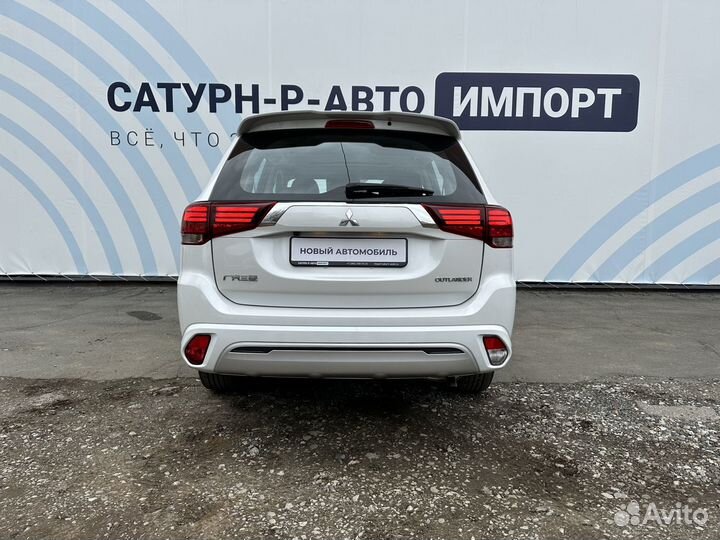 Mitsubishi Outlander 2.0 CVT, 2022