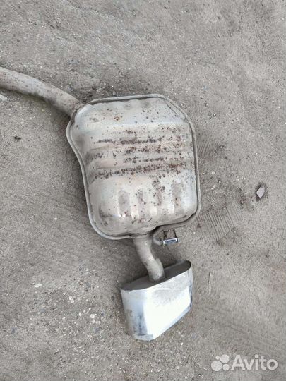 Глушитель правый на hyndai sonata