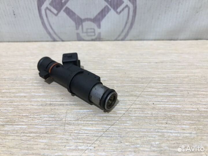 Форсунка топливная Peugeot 607 9D 3FZ 2001