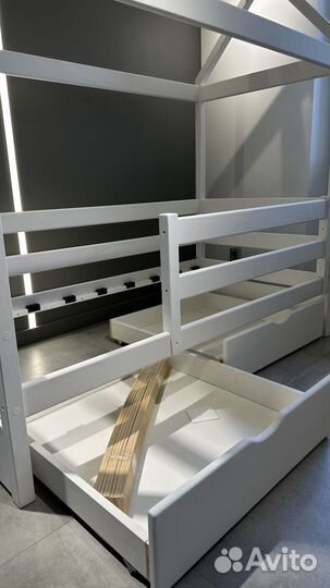 Детская кровать домик с матрасом