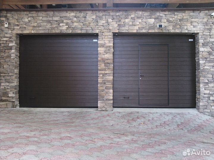 Секционные гаражные ворота Alutech